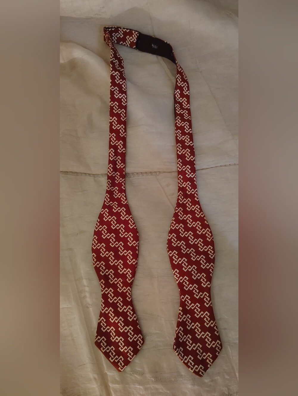 Vintage Bow Tie Geometric Pattern Self-Tie